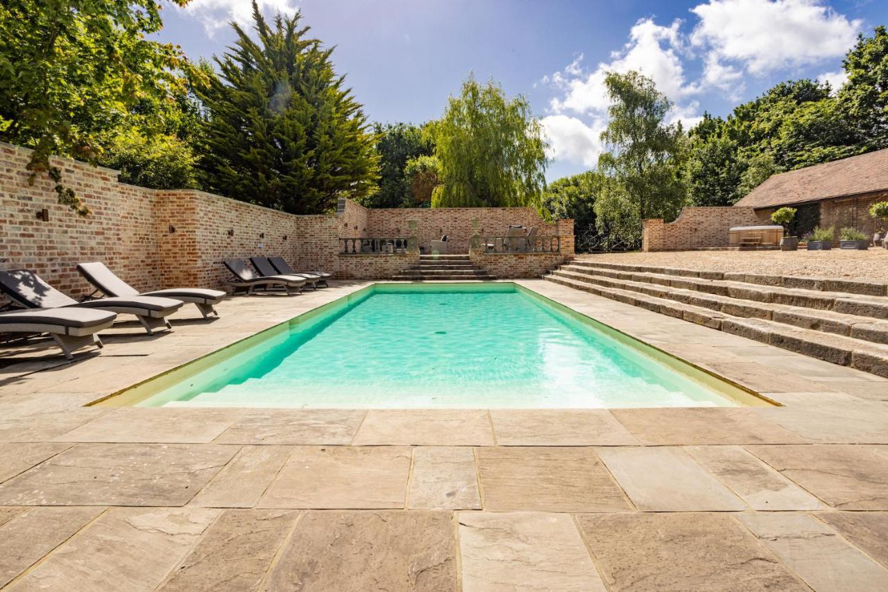 Eastwood Observatory: 12 Bedrooms, Swimming Pool And Tennis Court Hailsham Esterno foto