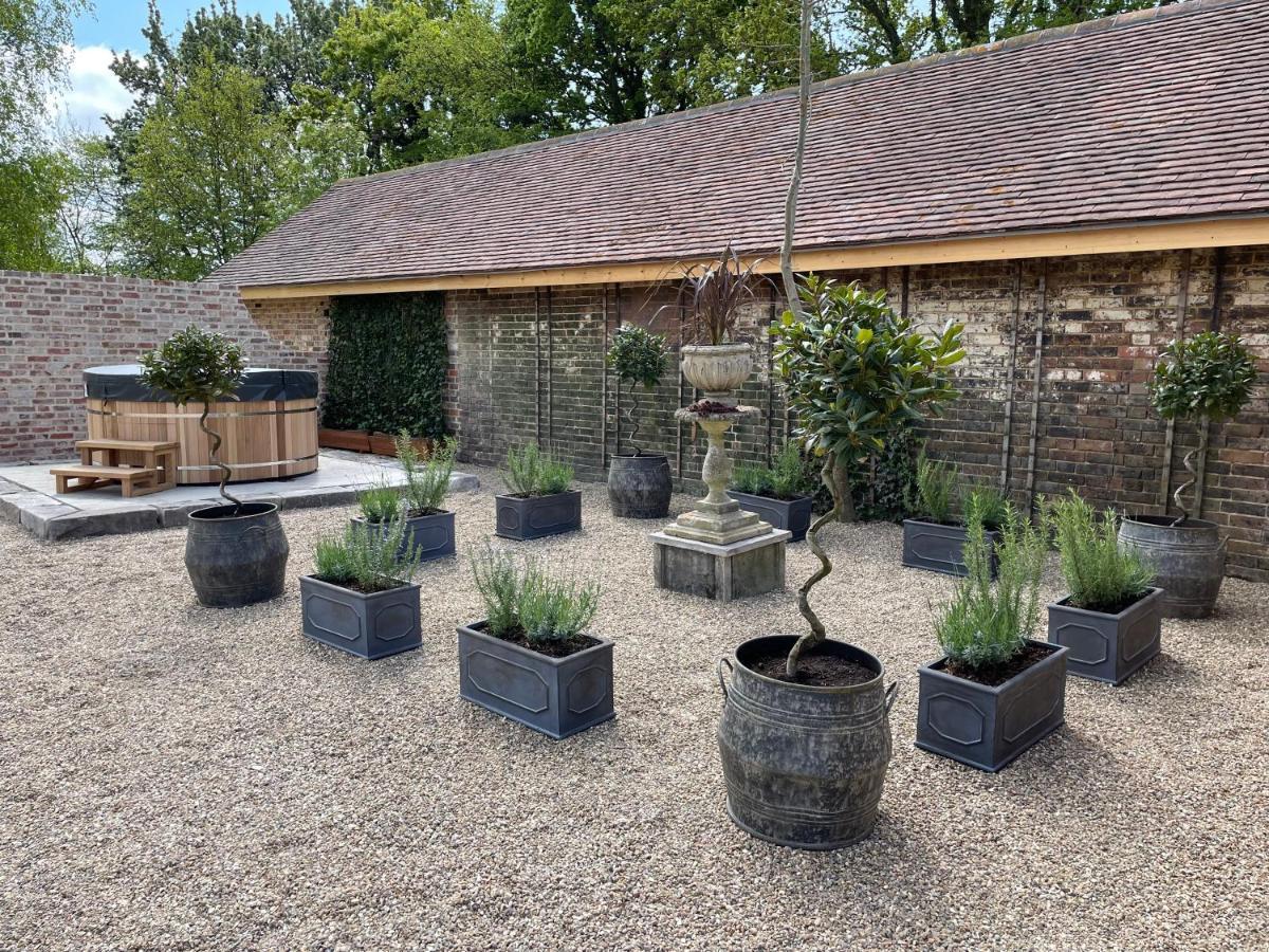 Eastwood Observatory: 12 Bedrooms, Swimming Pool And Tennis Court Hailsham Esterno foto
