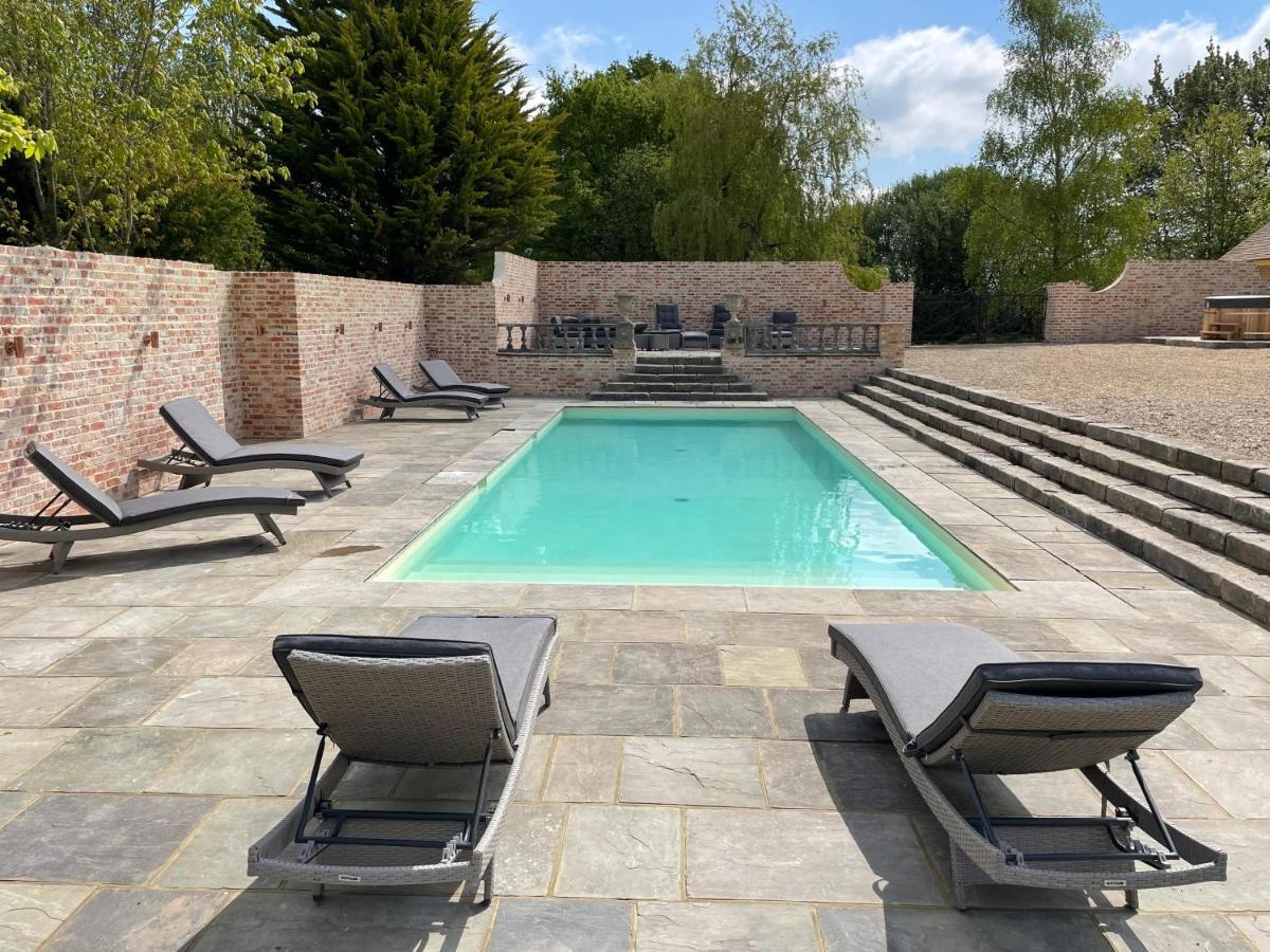 Eastwood Observatory: 12 Bedrooms, Swimming Pool And Tennis Court Hailsham Esterno foto